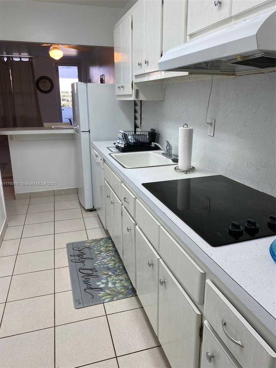 Small Image of 100 LINCOLN RD #304, Miami Beach Number 5