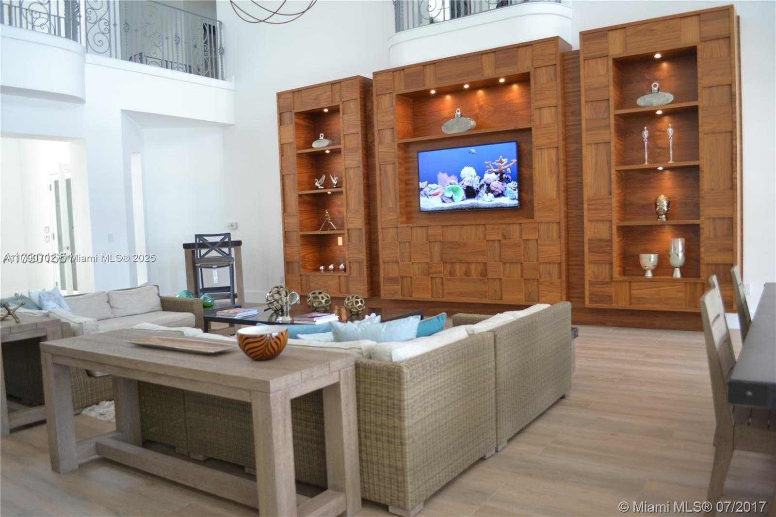 Small Image of 3235 #11101, Aventura Number 30