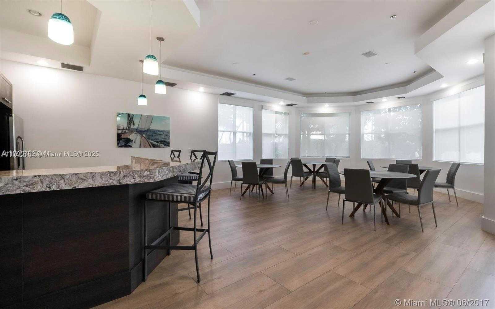 Small Image of 3235 #11101, Aventura Number 35