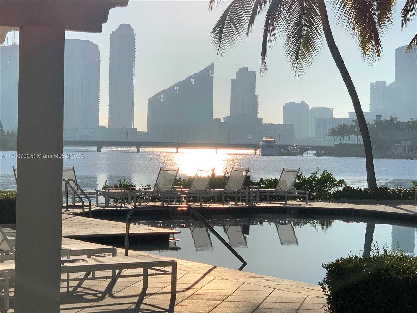 Small Image of 3235 #11101, Aventura Number 40