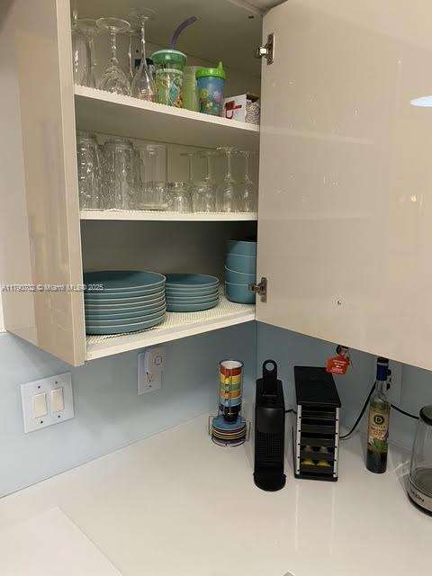 Small Image of 3235 #11101, Aventura Number 8