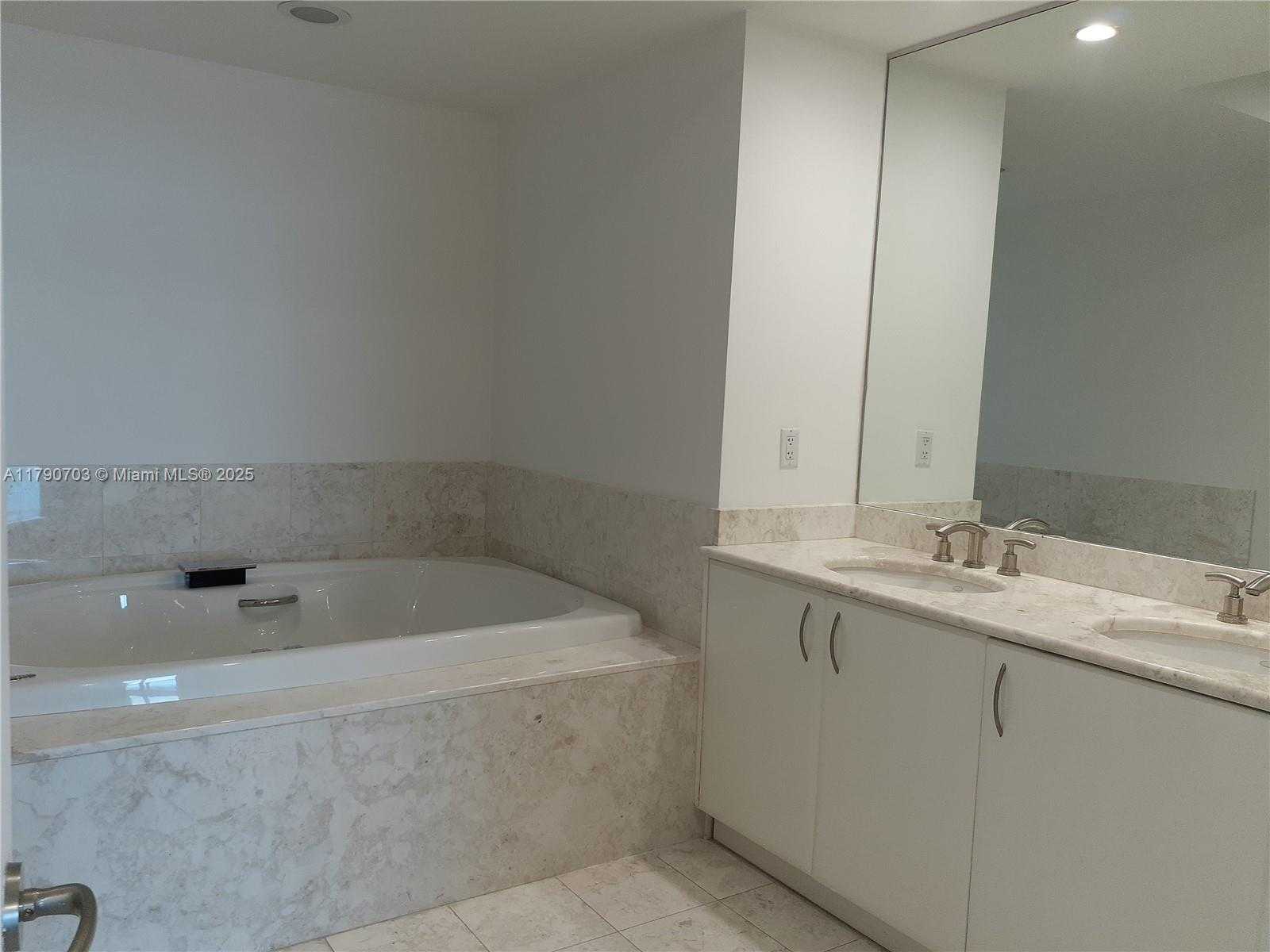 Small Image of 1331 BRICKELL BAY DR #3403, Miami Number 20