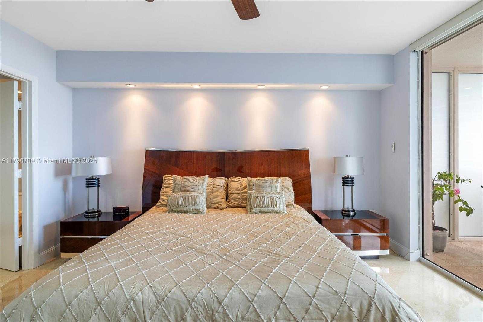 Small Image of 1830 SOUTH OCEAN DR #2804, Hallandale Beach Number 10