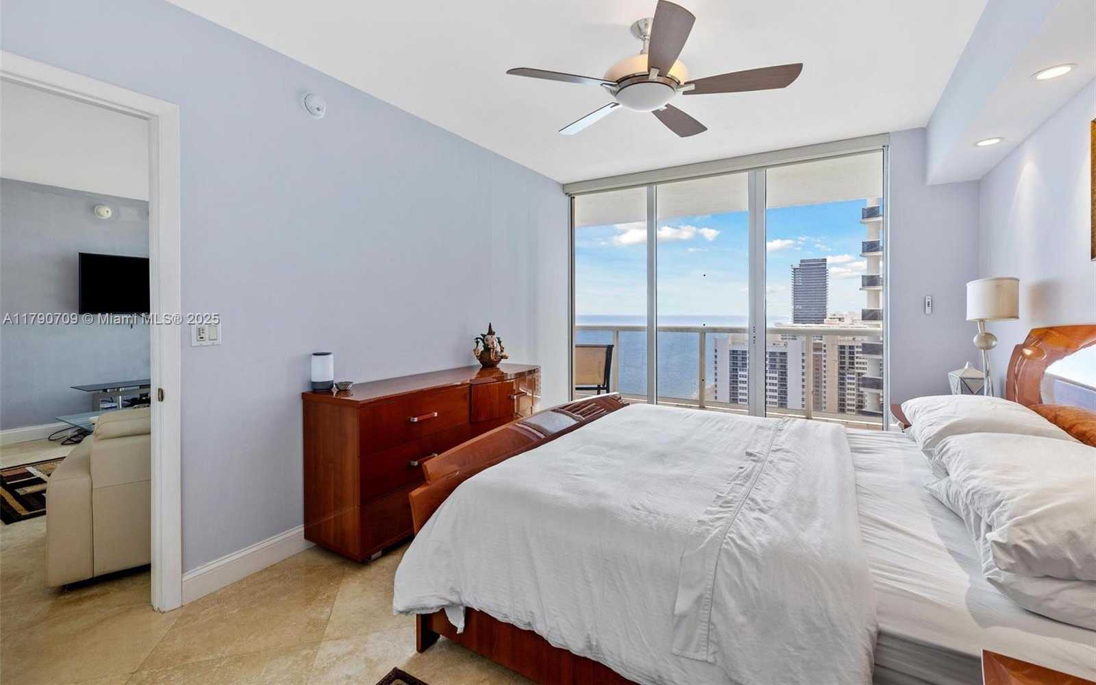 Small Image of 1830 SOUTH OCEAN DR #2804, Hallandale Beach Number 12