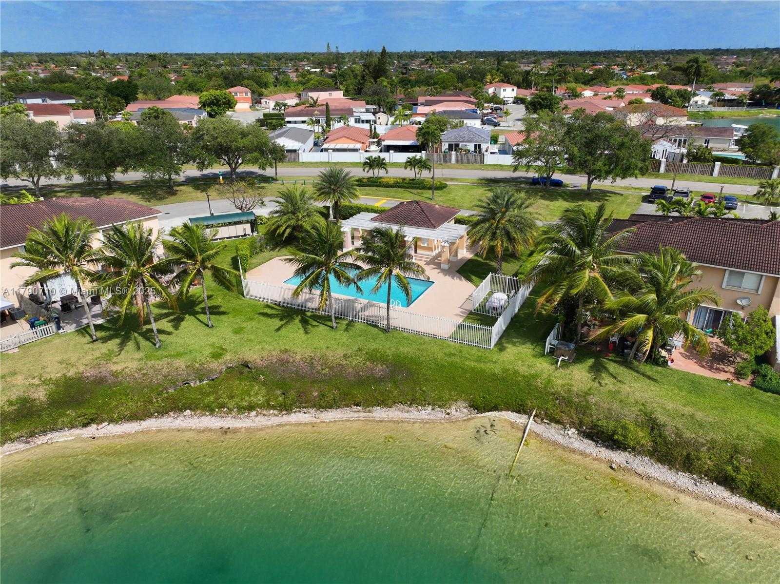 Small Image of 13906 SOUTH WEST 174TH ST, Miami Number 18