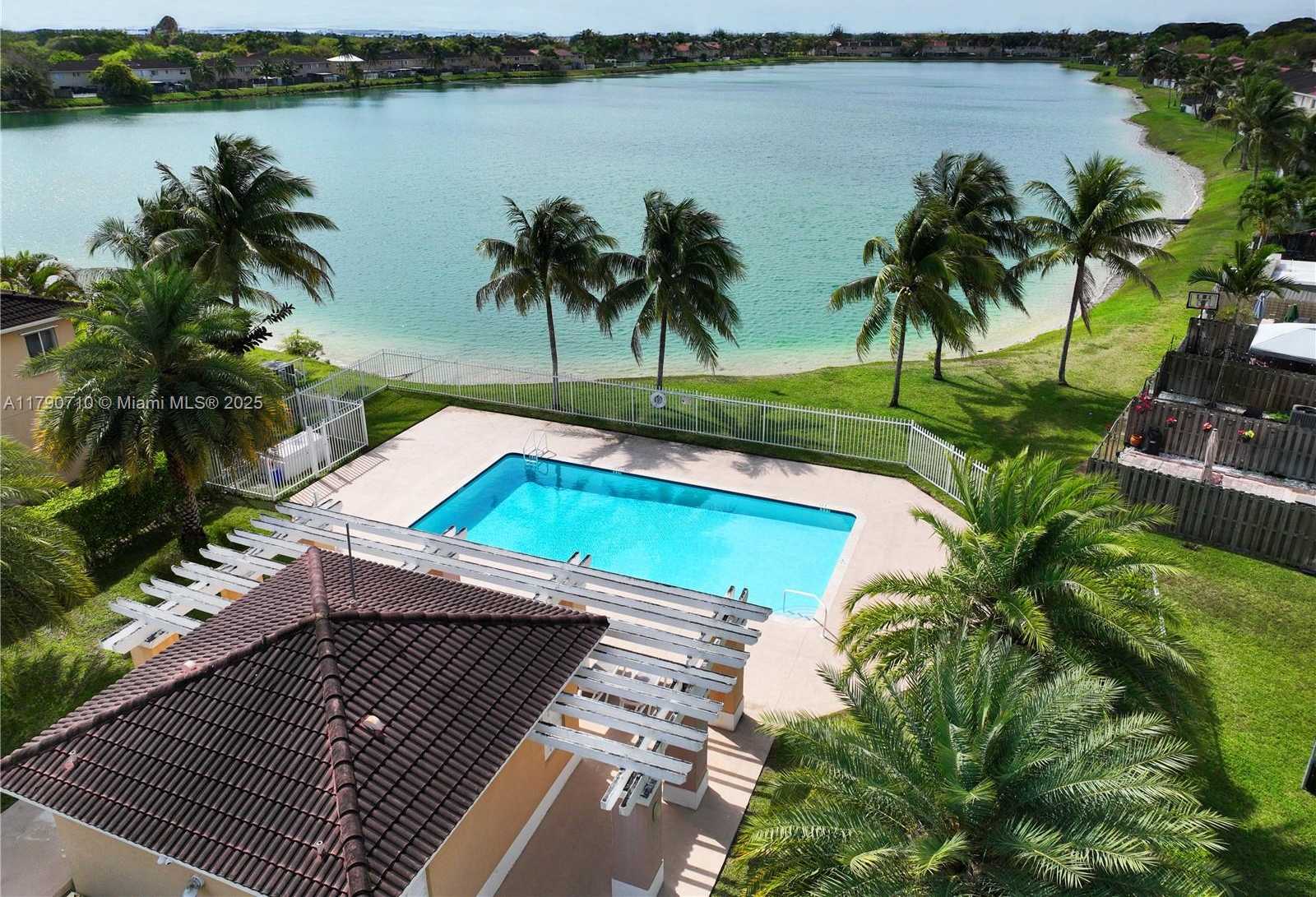 Small Image of 13906 SOUTH WEST 174TH ST, Miami Number 20
