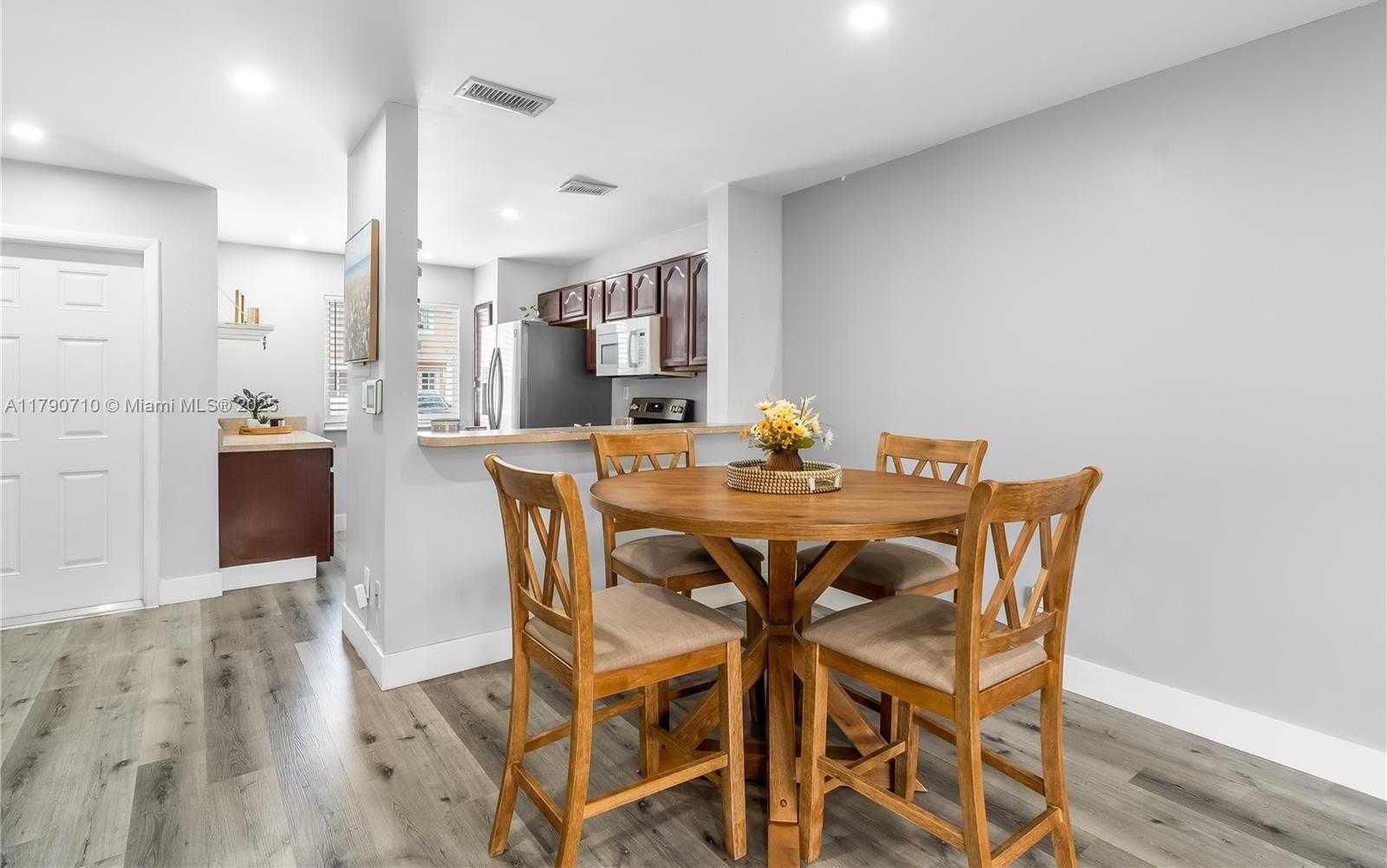 Small Image of 13906 SOUTH WEST 174TH ST, Miami Number 3