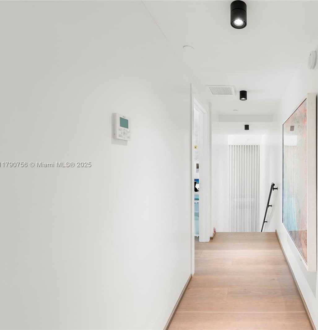 Small Image of 601 NORTH EAST 27 #TH104, Miami Number 11