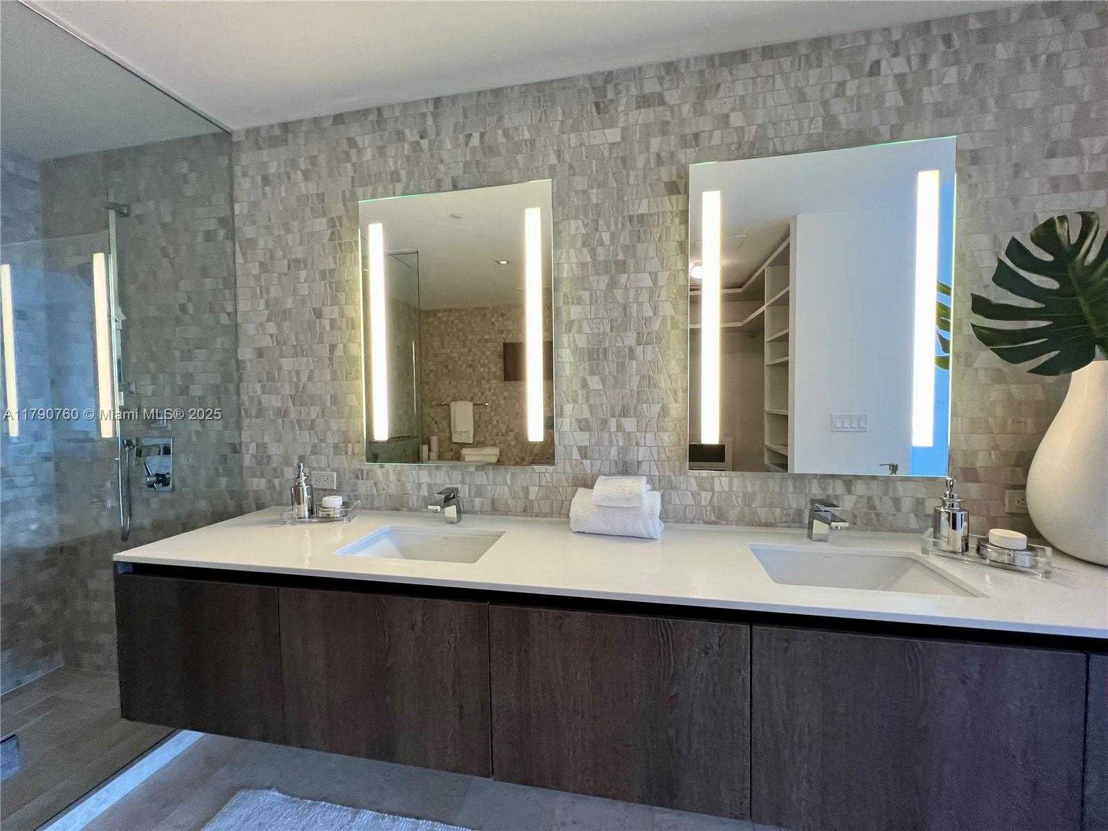 Small Image of 88 SOUTH WEST 7TH ST #1610, Miami Number 4