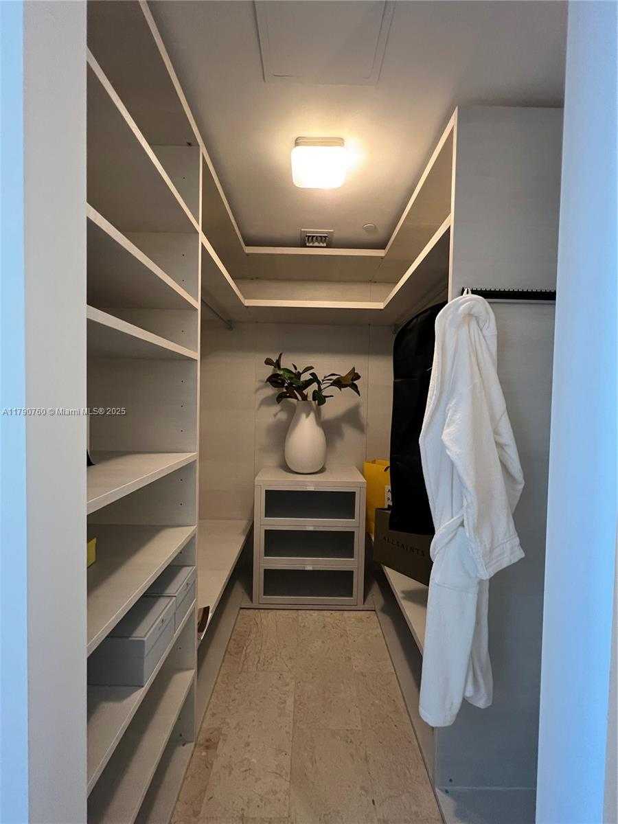 Small Image of 88 SOUTH WEST 7TH ST #1610, Miami Number 5