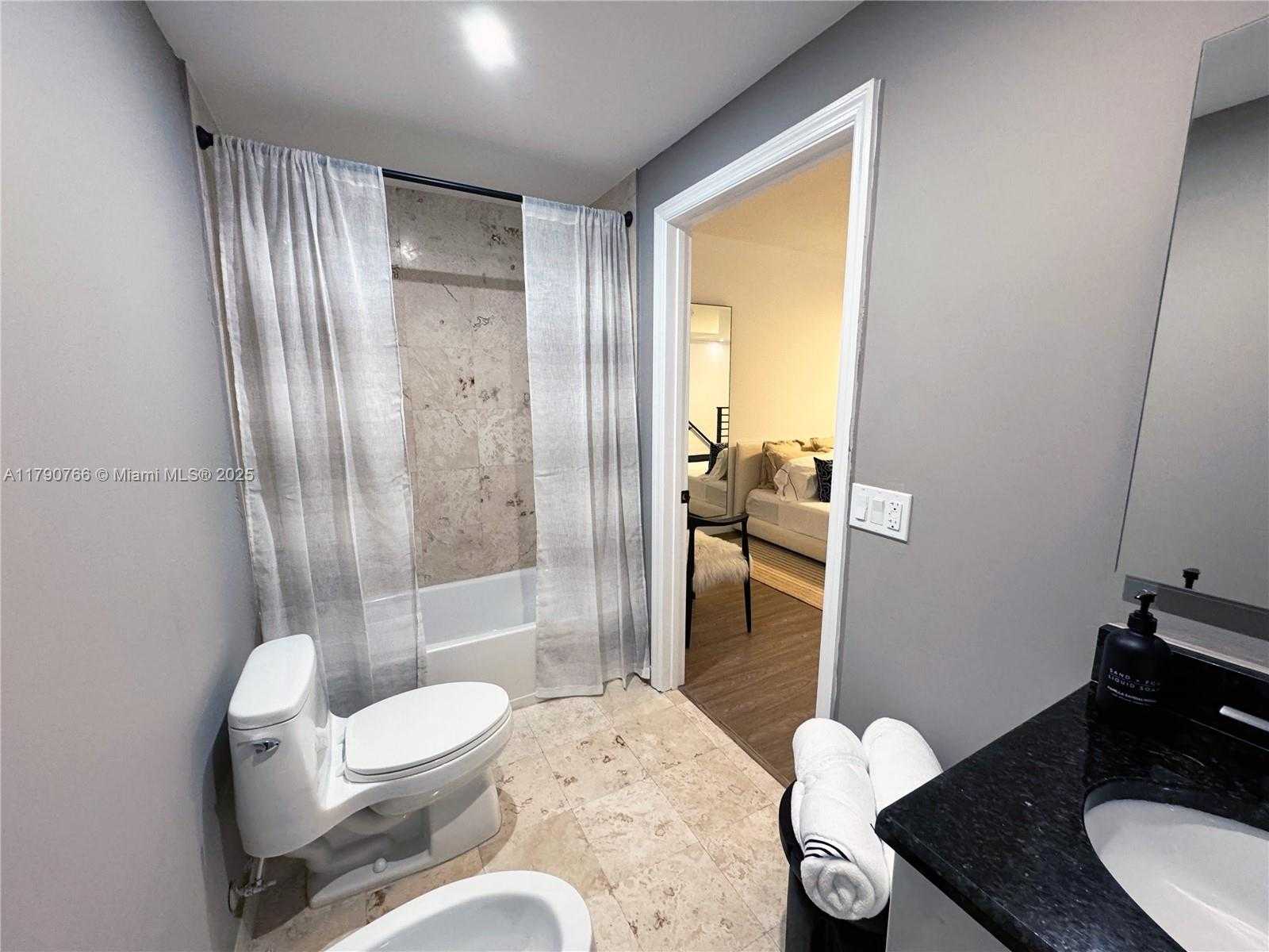Small Image of 3339 VIRGINIA ST #327, Miami Number 14
