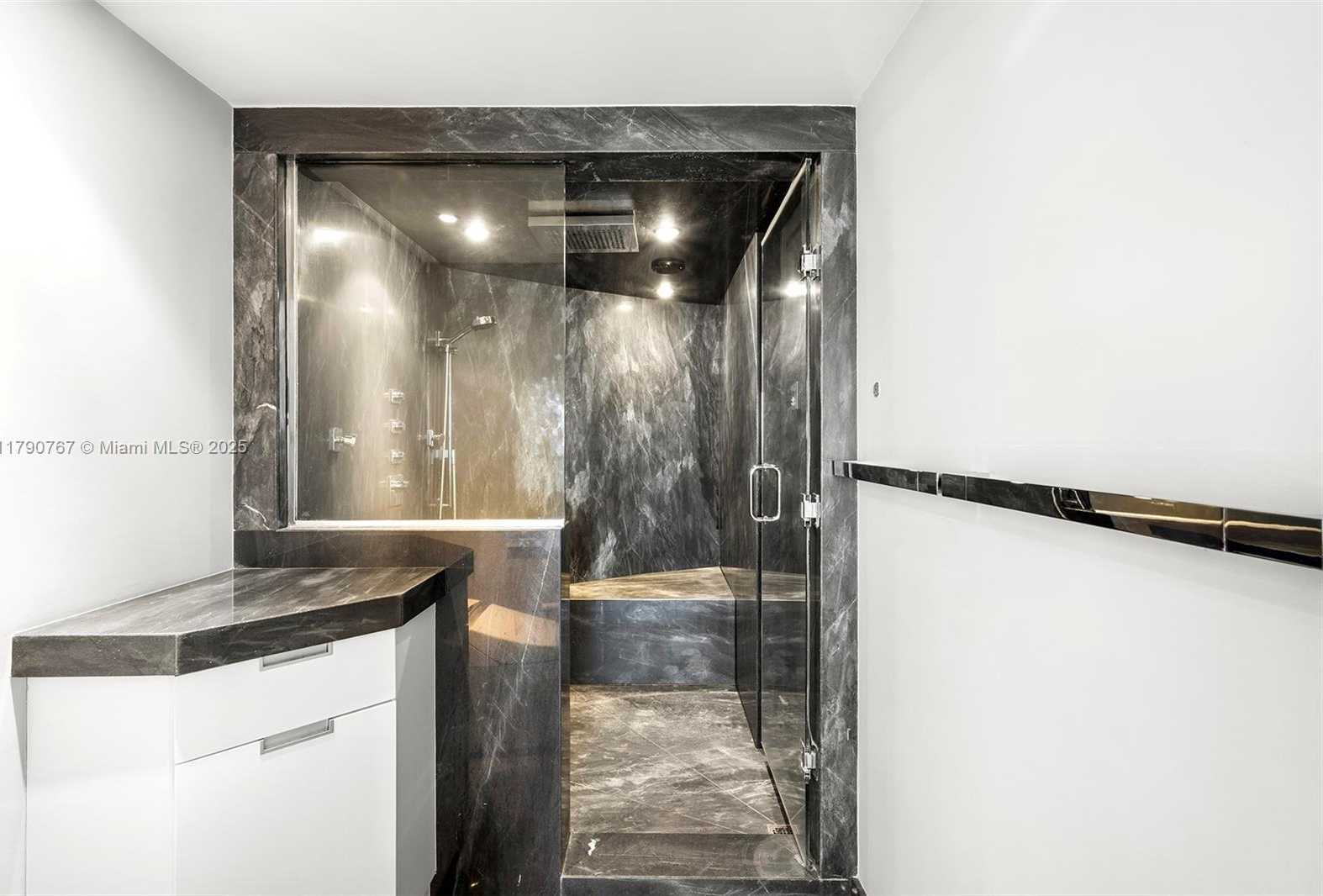 Small Image of 4779 COLLINS AVE #3405, Miami Beach Number 12