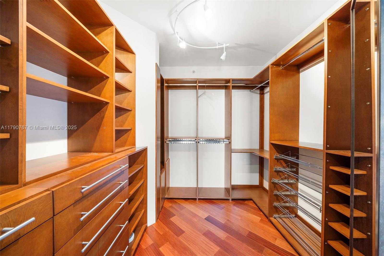 Small Image of 4779 COLLINS AVE #3405, Miami Beach Number 13