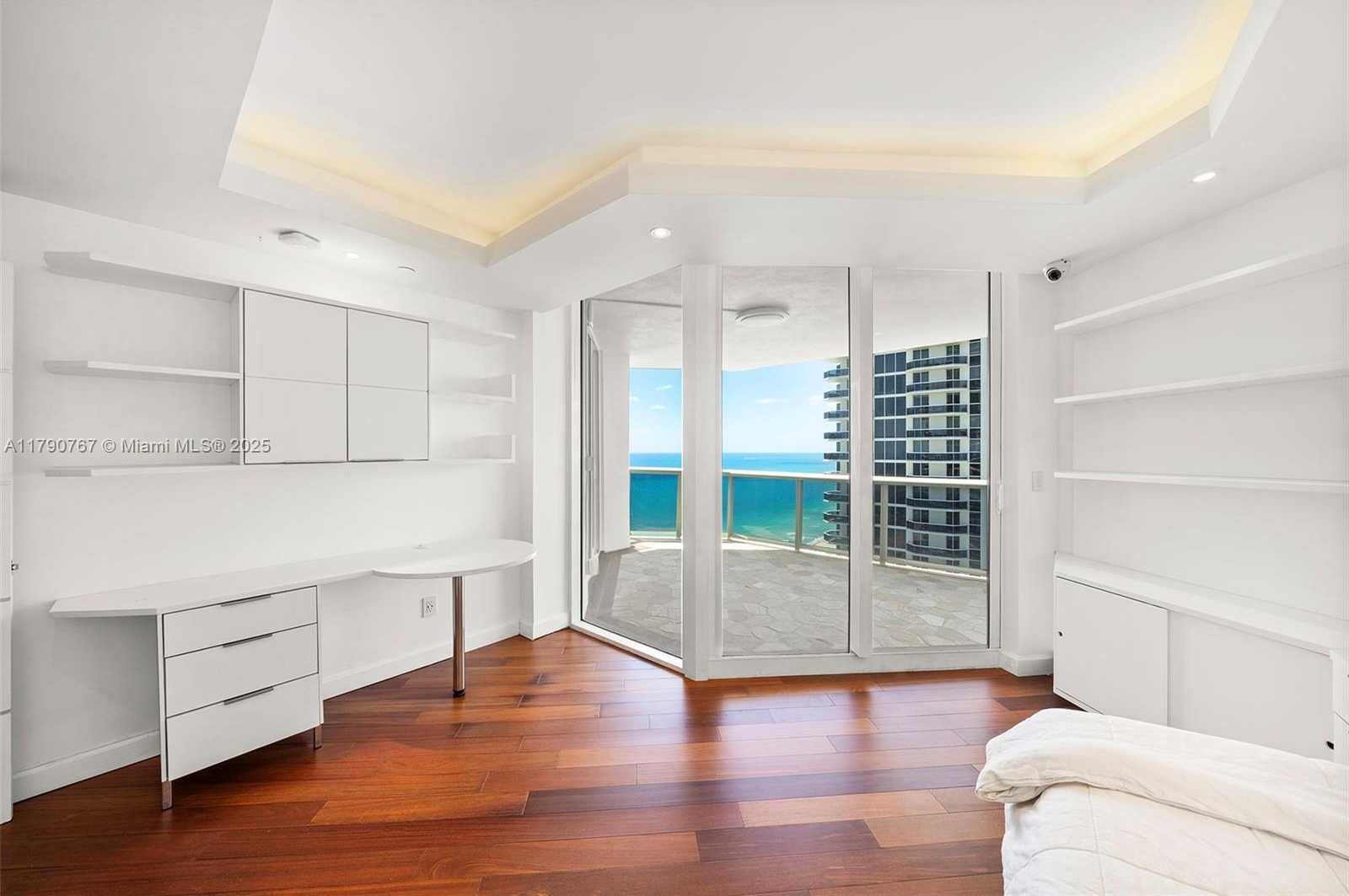 Small Image of 4779 COLLINS AVE #3405, Miami Beach Number 17