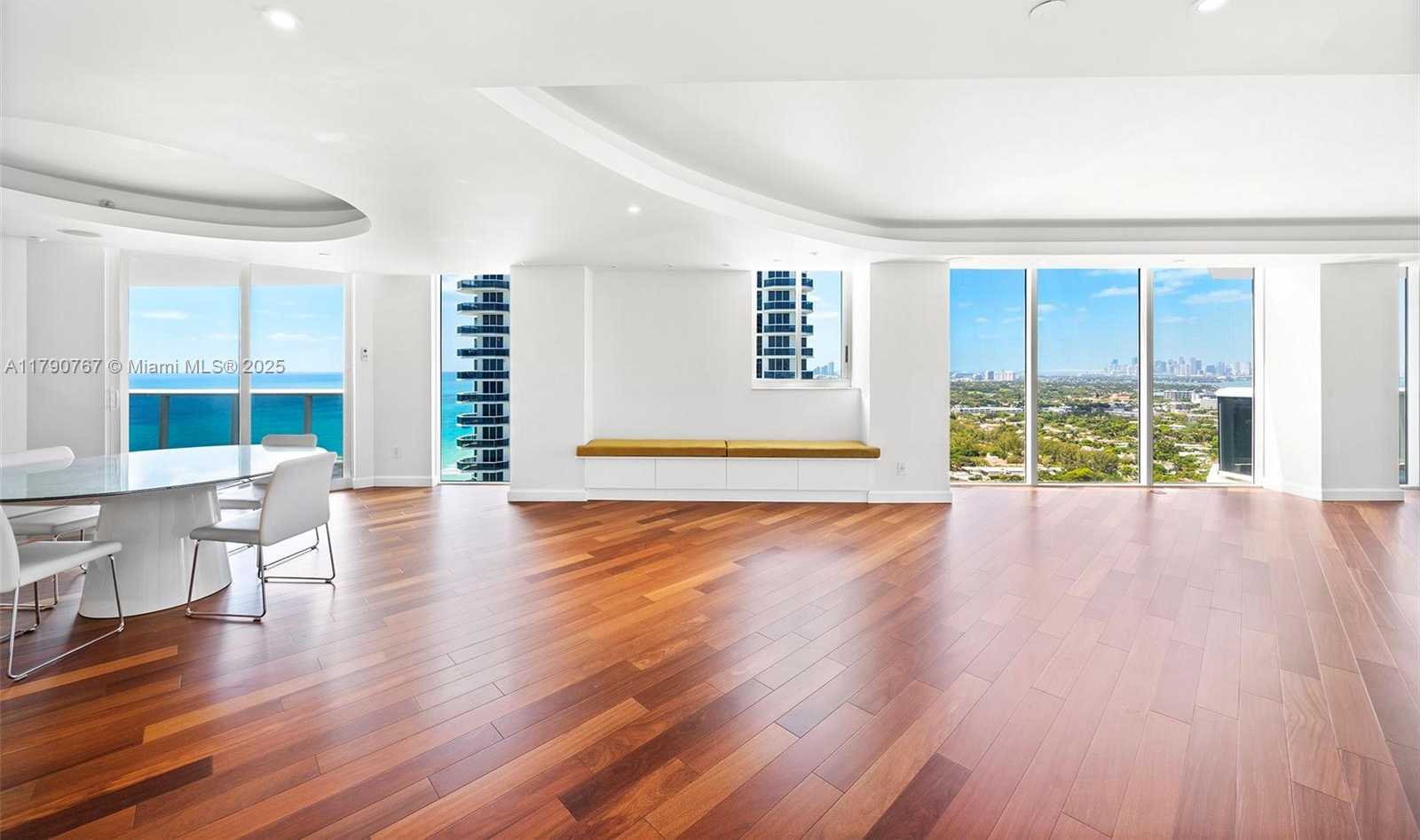 Small Image of 4779 COLLINS AVE #3405, Miami Beach Number 2