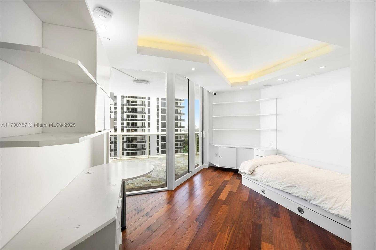 Small Image of 4779 COLLINS AVE #3405, Miami Beach Number 21
