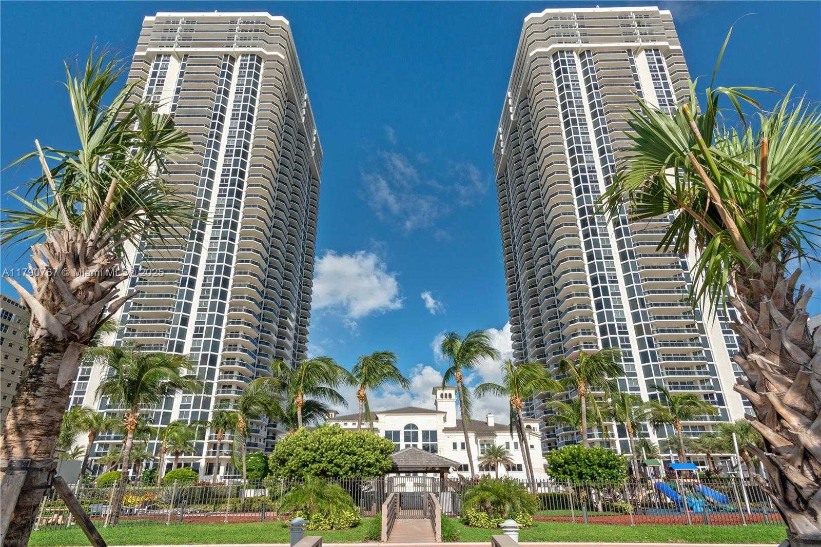 Small Image of 4779 COLLINS AVE #3405, Miami Beach Number 30