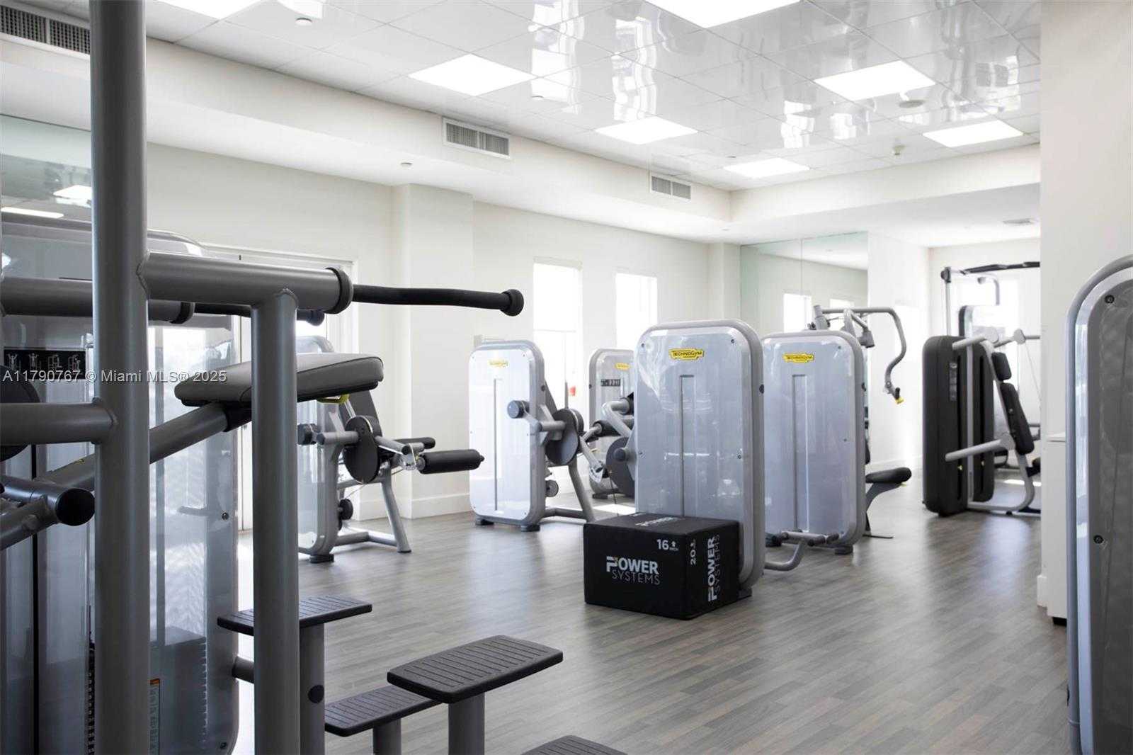 Small Image of 4779 COLLINS AVE #3405, Miami Beach Number 42
