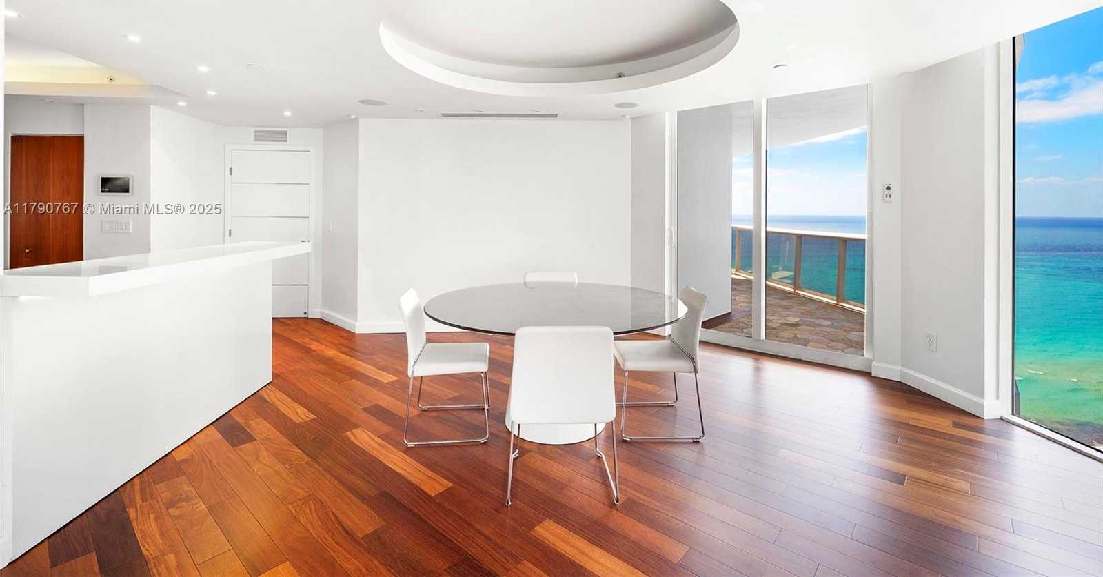 Small Image of 4779 COLLINS AVE #3405, Miami Beach Number 5
