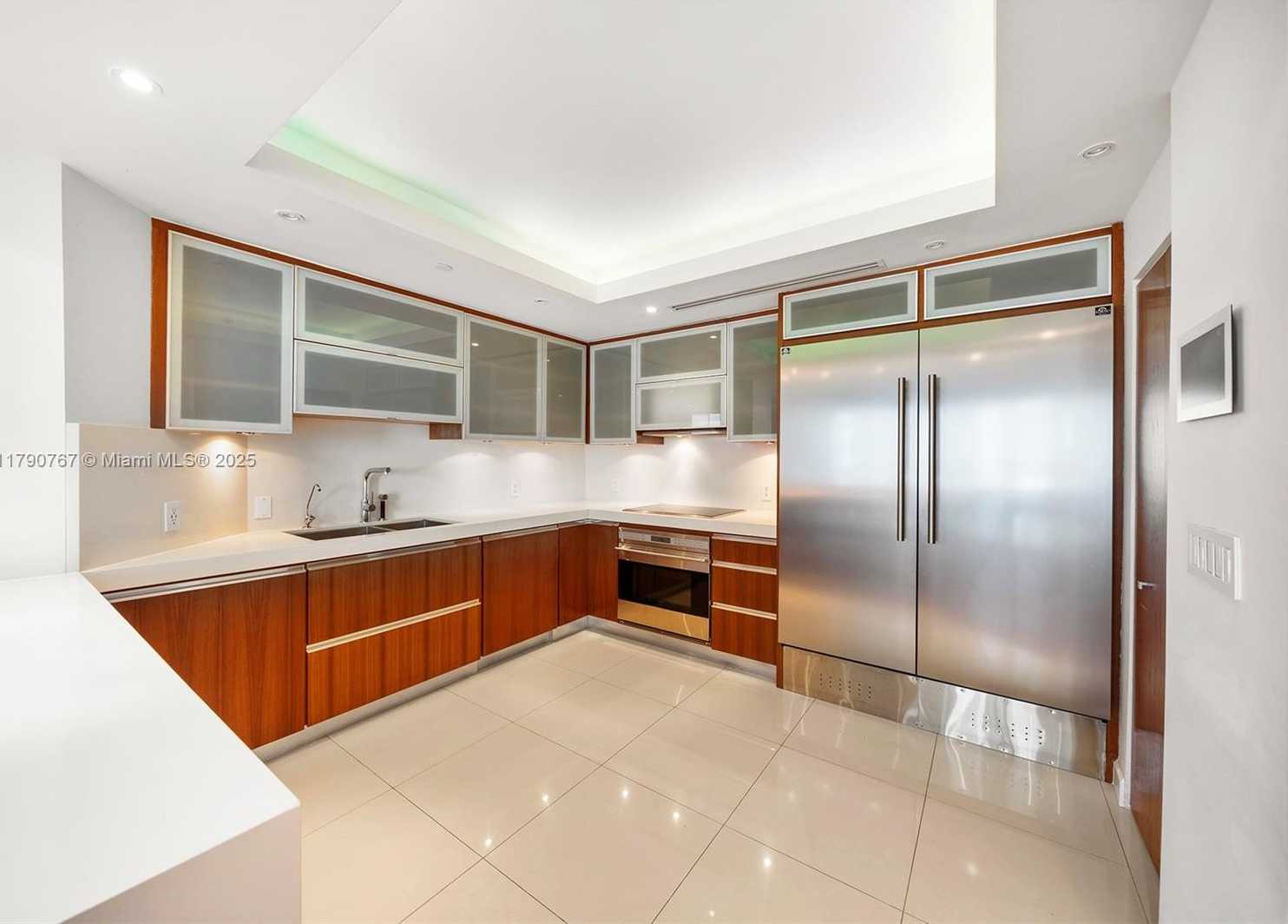 Small Image of 4779 COLLINS AVE #3405, Miami Beach Number 6