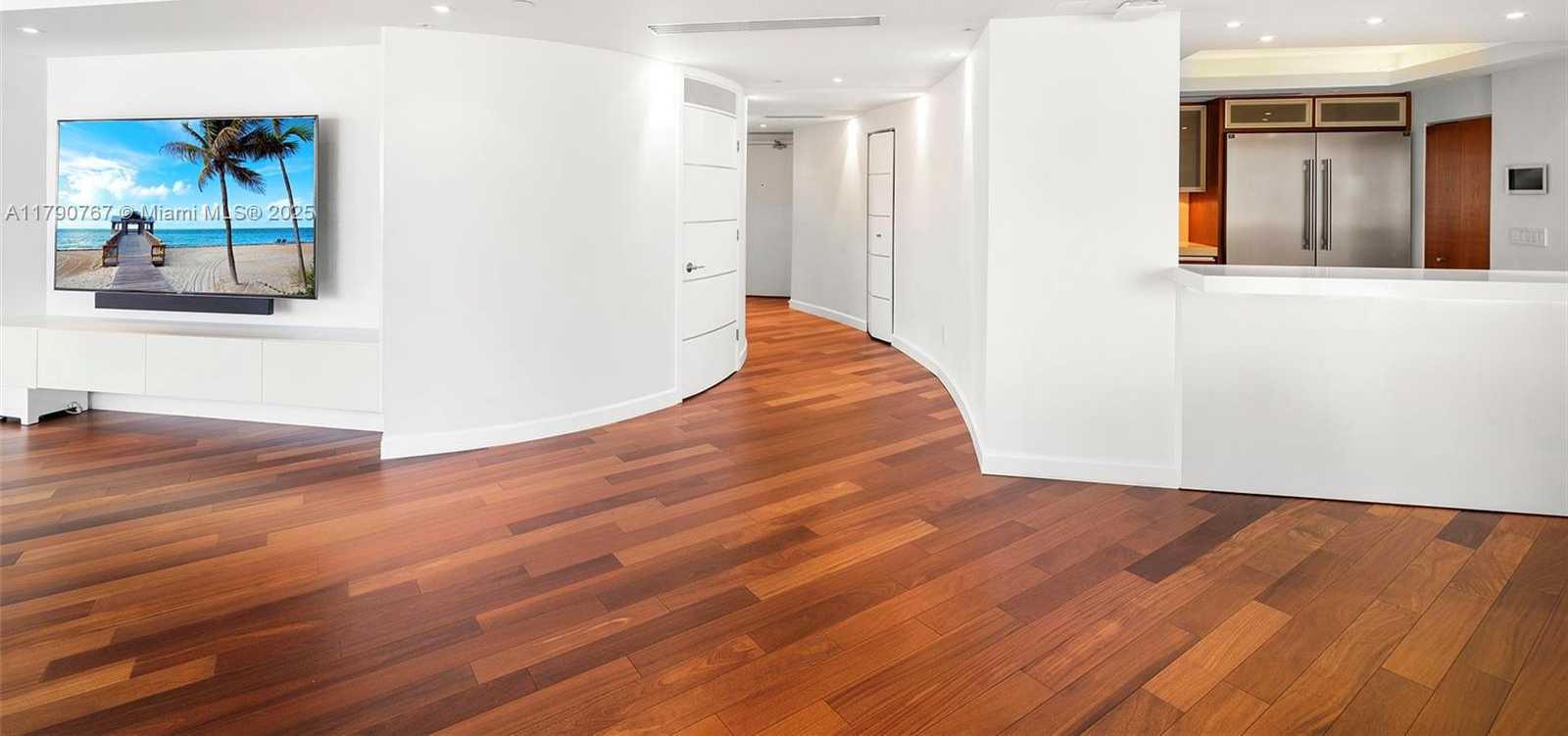 Small Image of 4779 COLLINS AVE #3405, Miami Beach Number 9