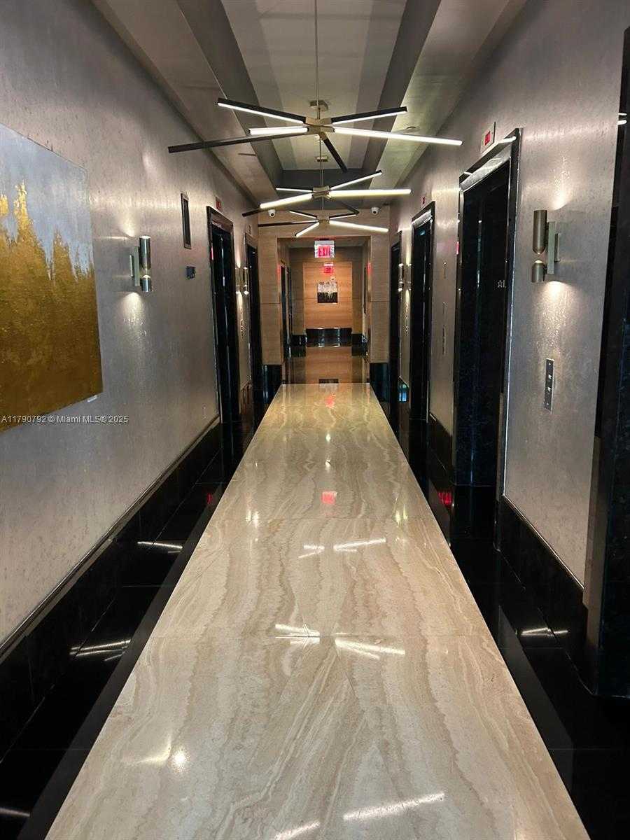 Small Image of 950 BRICKELL BAY DR #1903, Miami Number 8