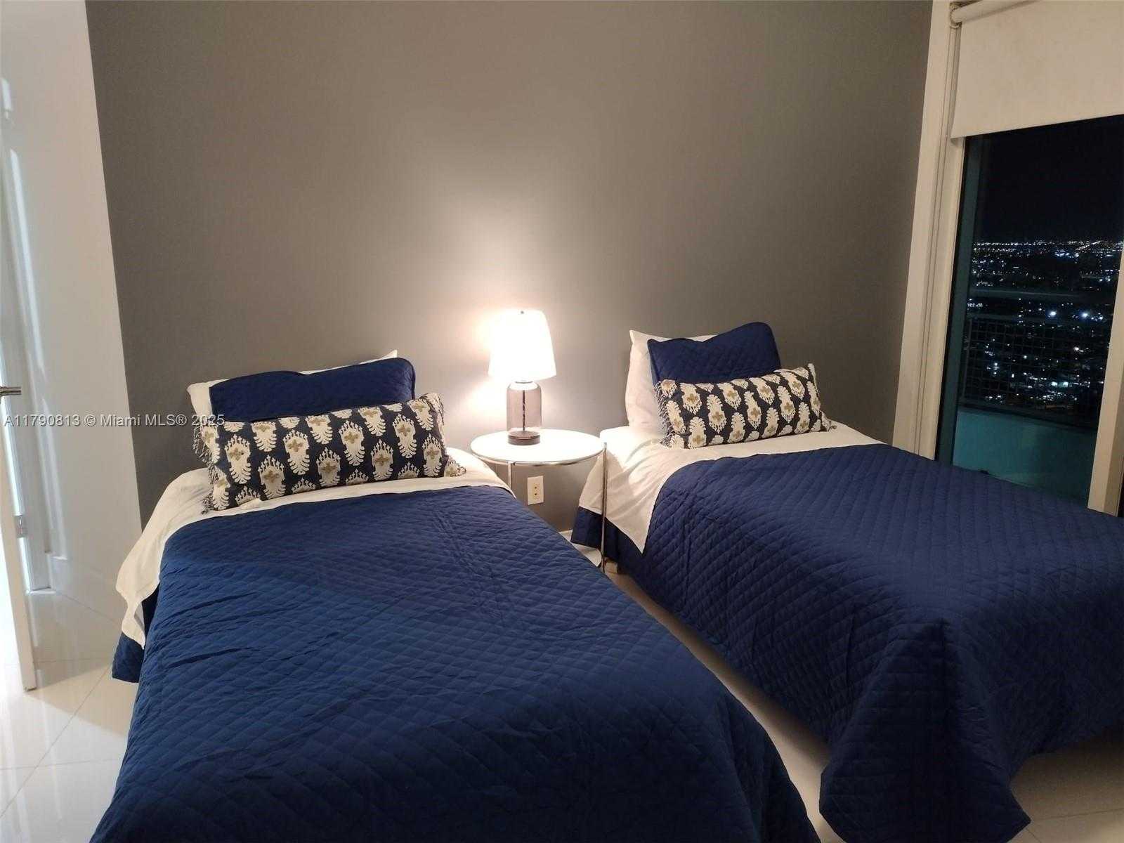 Small Image of 60 SOUTH WEST 13TH ST #4218, Miami Number 12