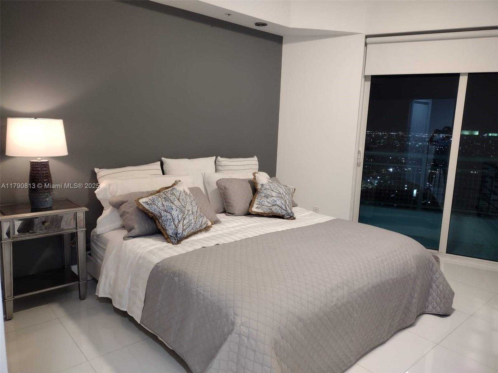 Small Image of 60 SOUTH WEST 13TH ST #4218, Miami Number 13