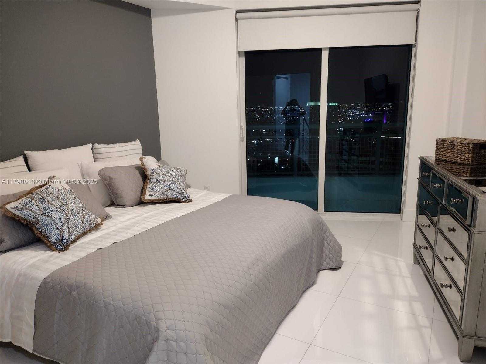 Small Image of 60 SOUTH WEST 13TH ST #4218, Miami Number 16