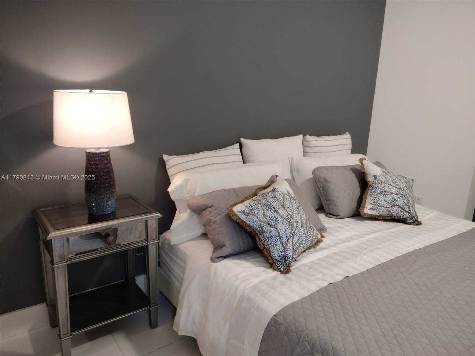 Small Image of 60 SOUTH WEST 13TH ST #4218, Miami Number 17