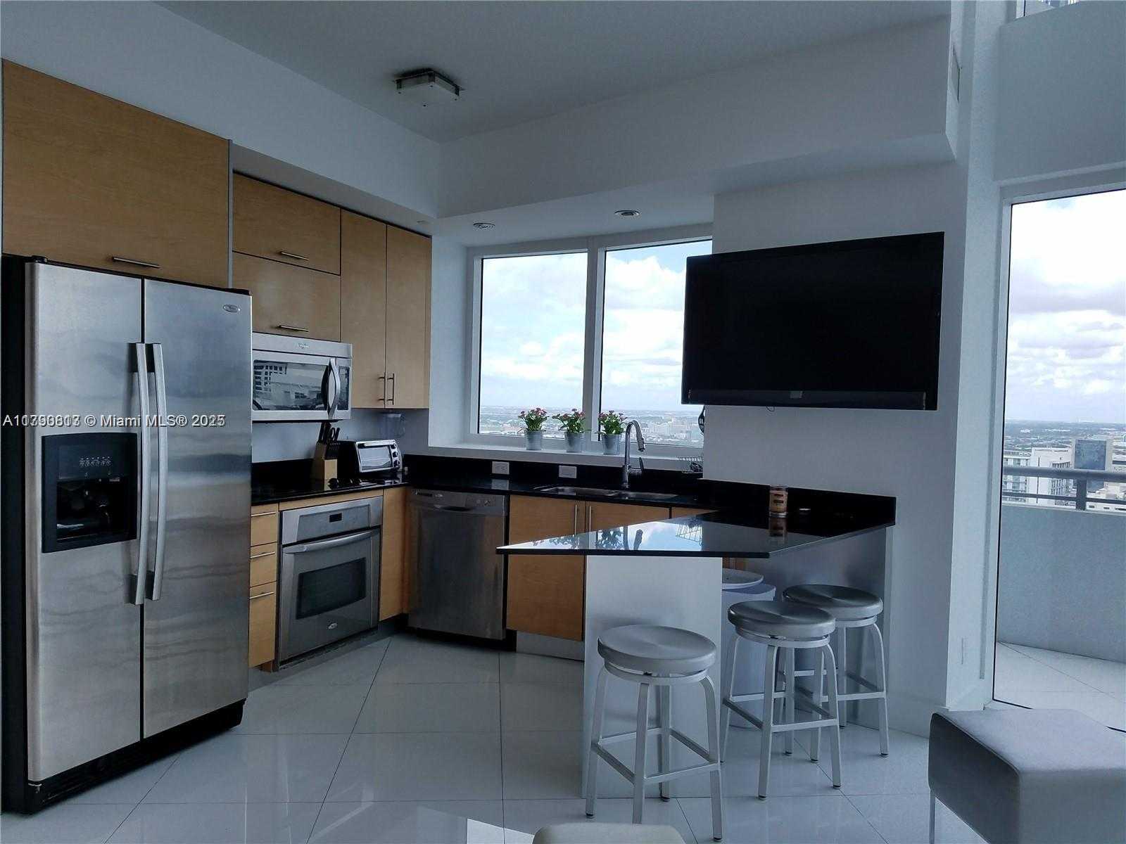 Small Image of 60 SOUTH WEST 13TH ST #4218, Miami Number 3