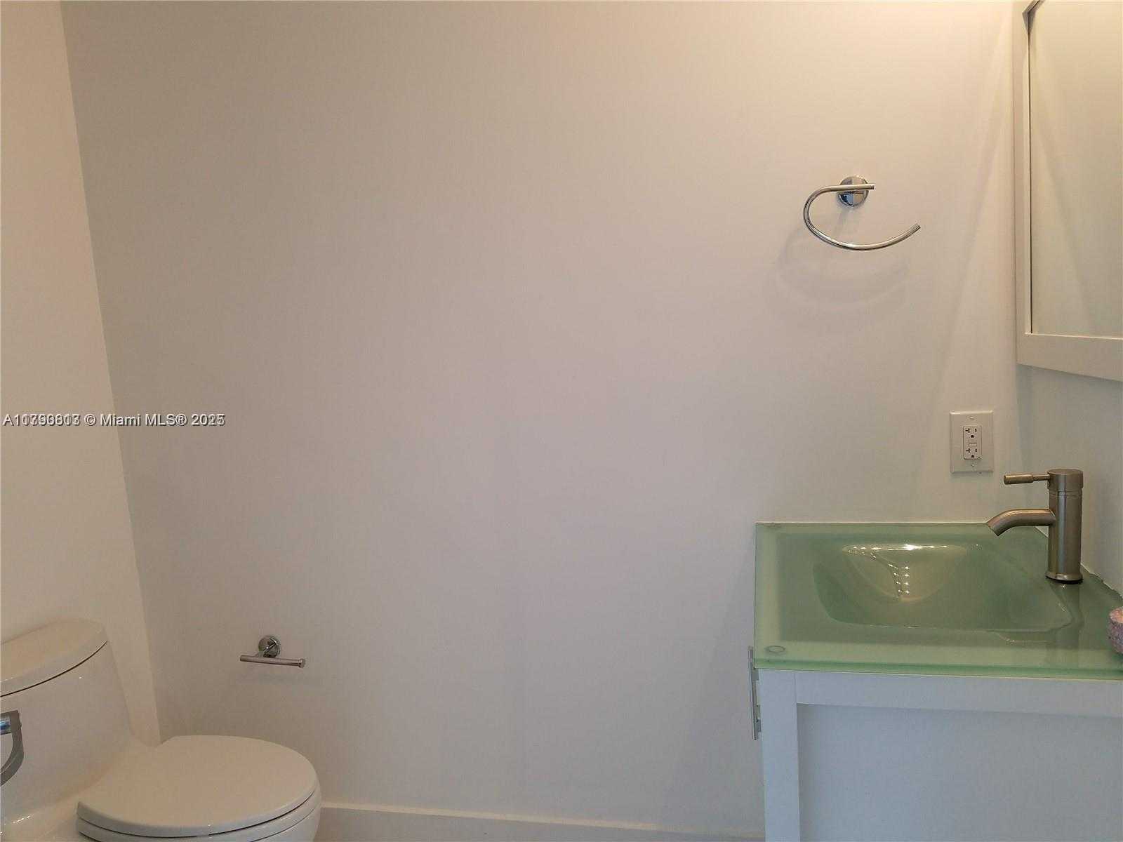 Small Image of 60 SOUTH WEST 13TH ST #4218, Miami Number 6