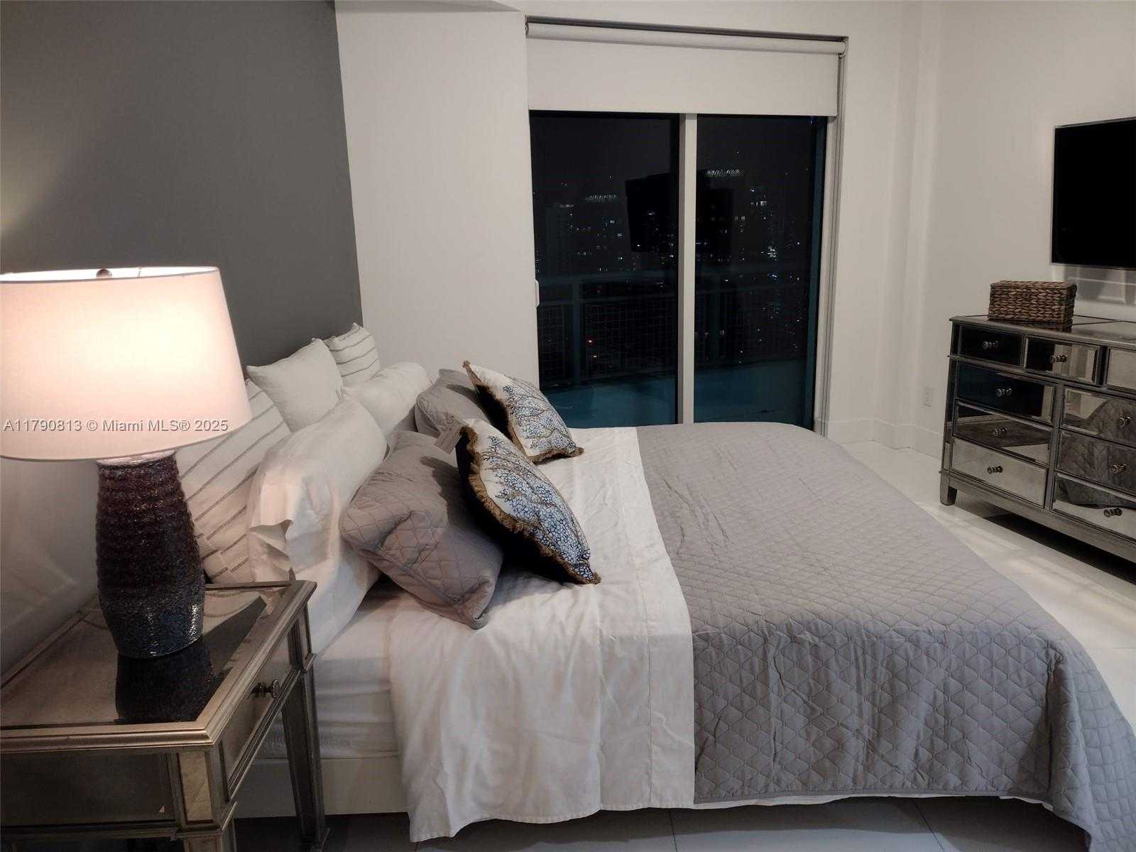 Small Image of 60 SOUTH WEST 13TH ST #4218, Miami Number 8