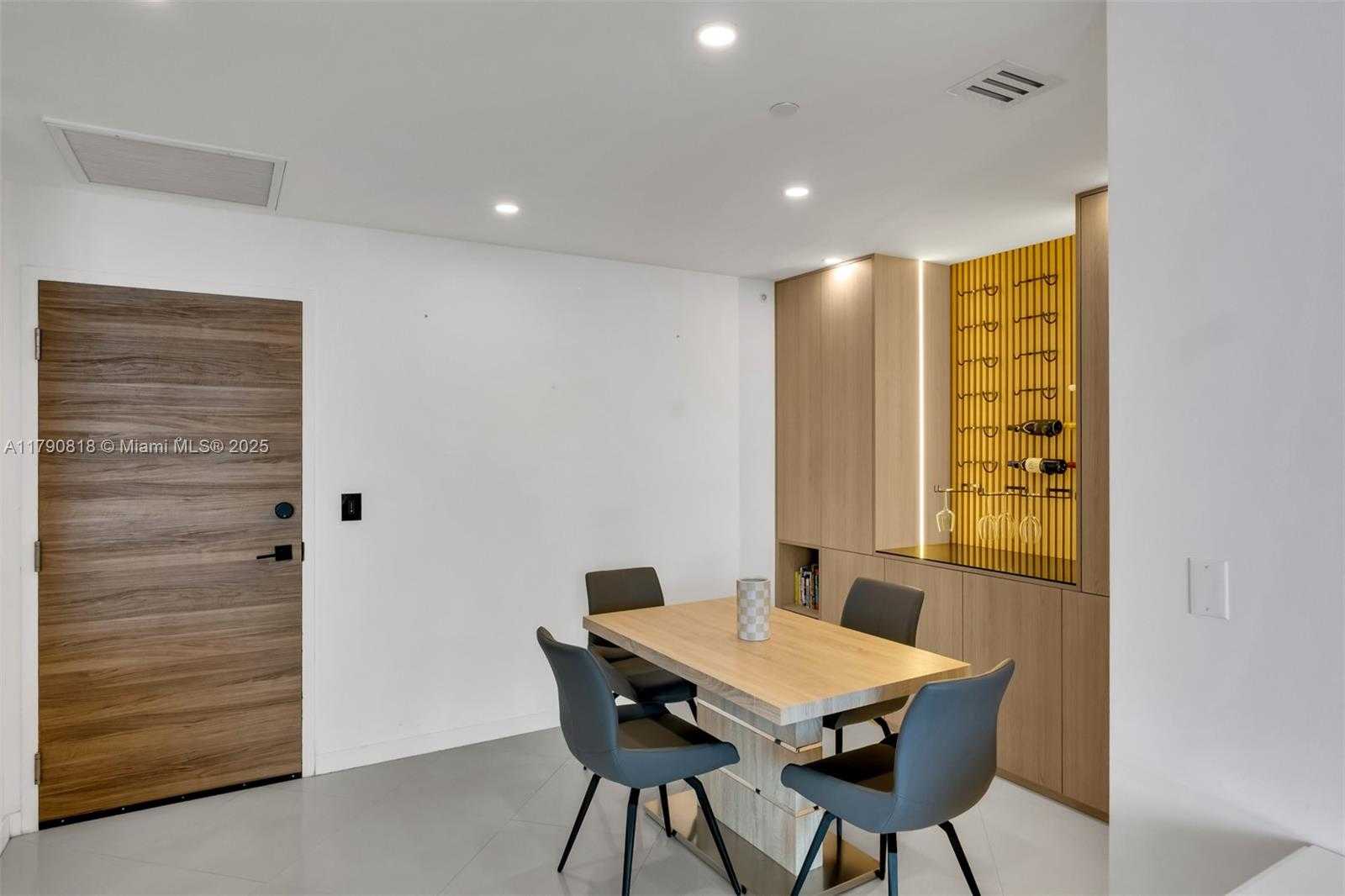 Small Image of 350 SOUTH MIAMI AVE #PH2-03, Miami Number 12