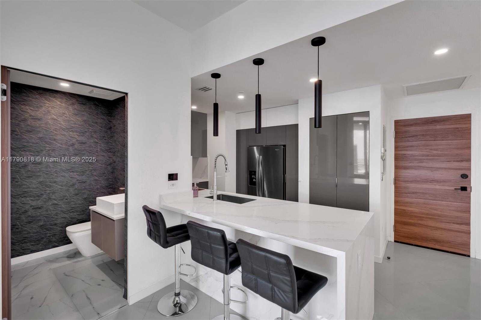 Small Image of 350 SOUTH MIAMI AVE #PH2-03, Miami Number 23