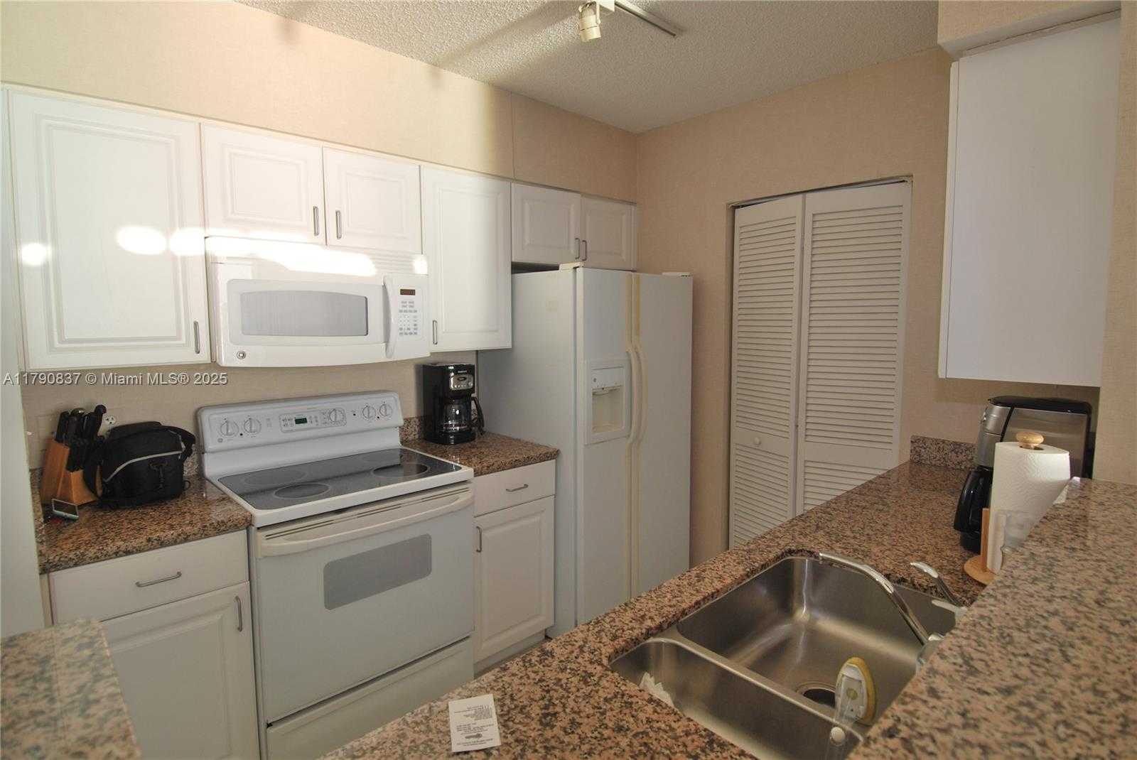 Small Image of 90 ALTON RD #2006, Miami Beach Number 15