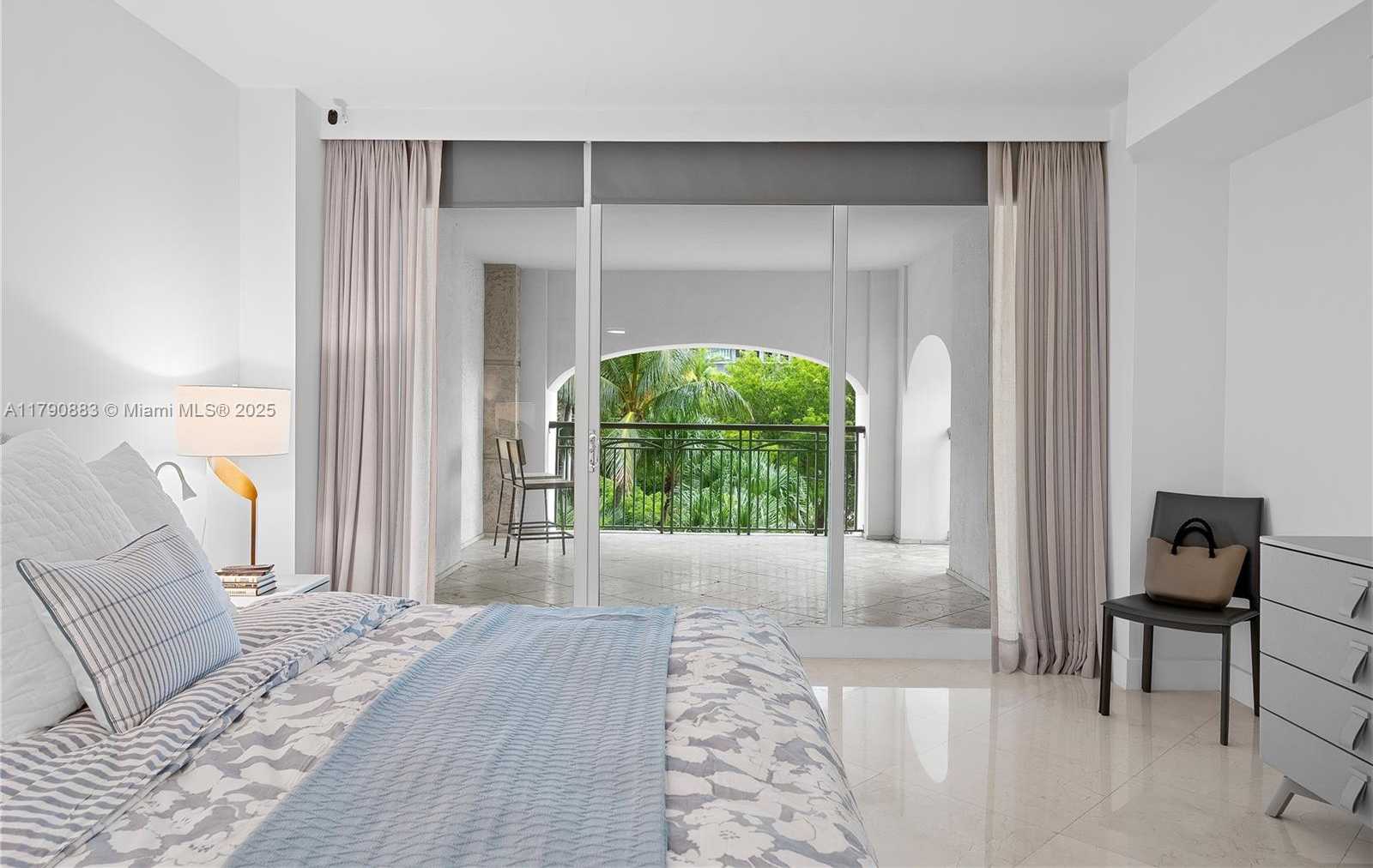 Imagen de Pequeño Objeto