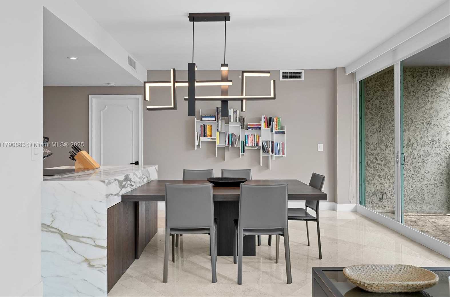 Imagen de Pequeño Objeto