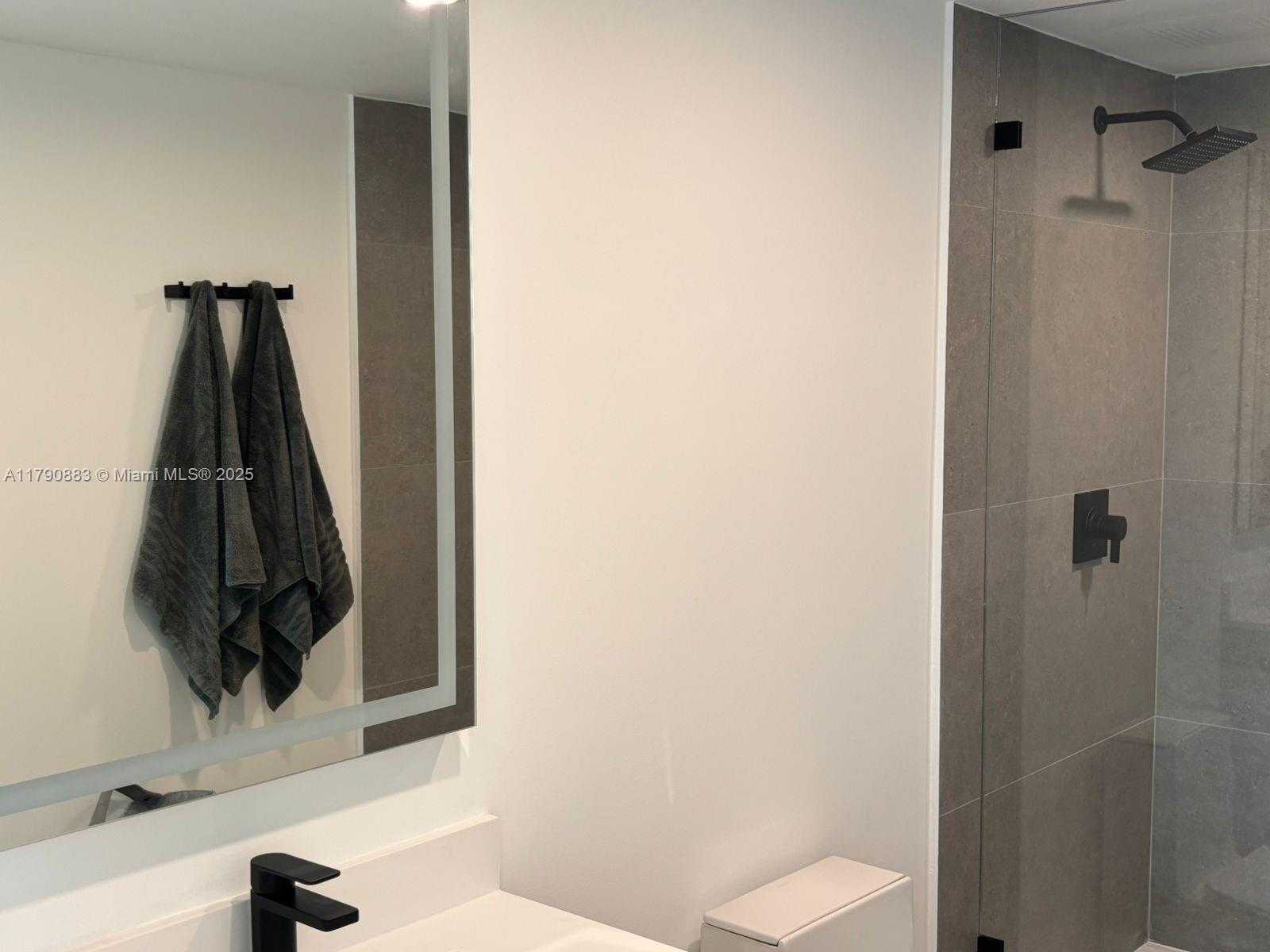 Imagen de Pequeño Objeto