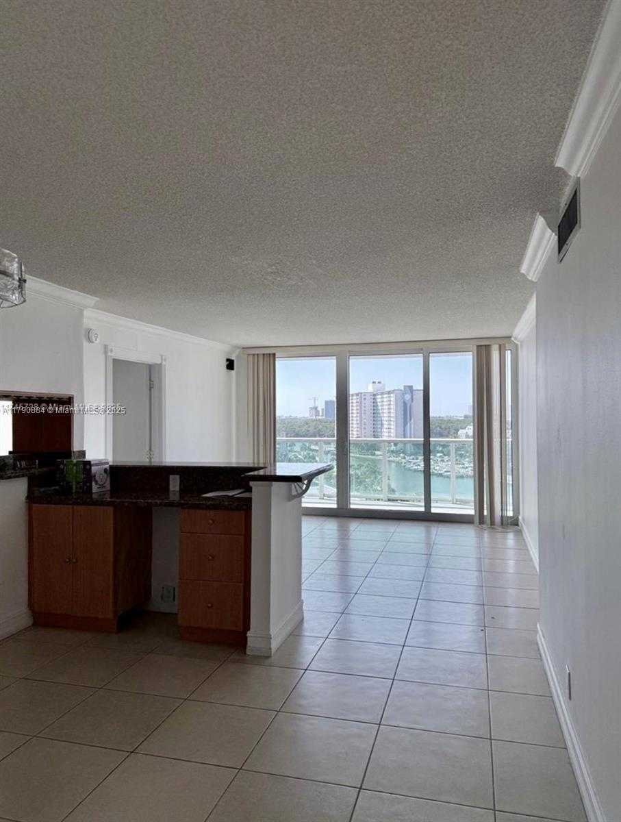 Small Image of 100 BAYVIEW DR #903, Sunny Isles Beach Number 3