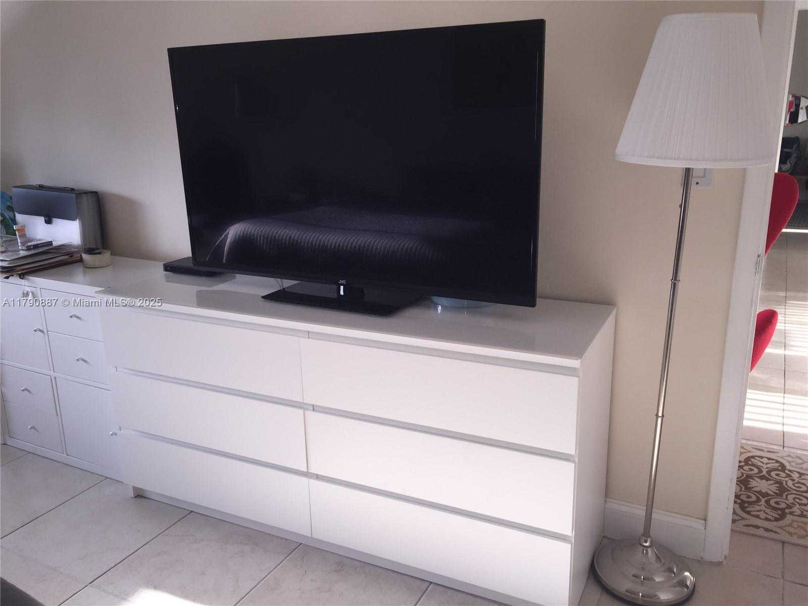 Small Image of 540 BRICKELL KEY DR #1511, Miami Number 19