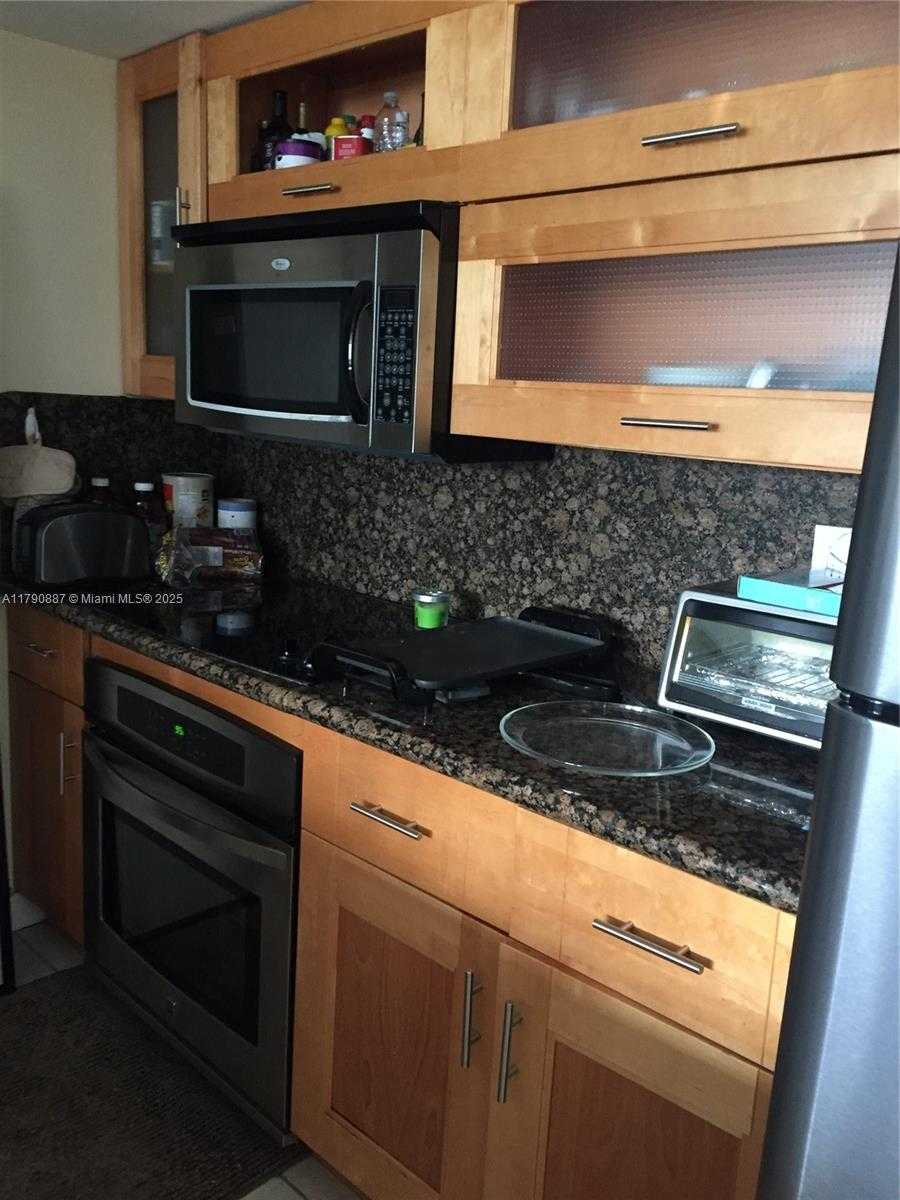 Small Image of 540 BRICKELL KEY DR #1511, Miami Number 22