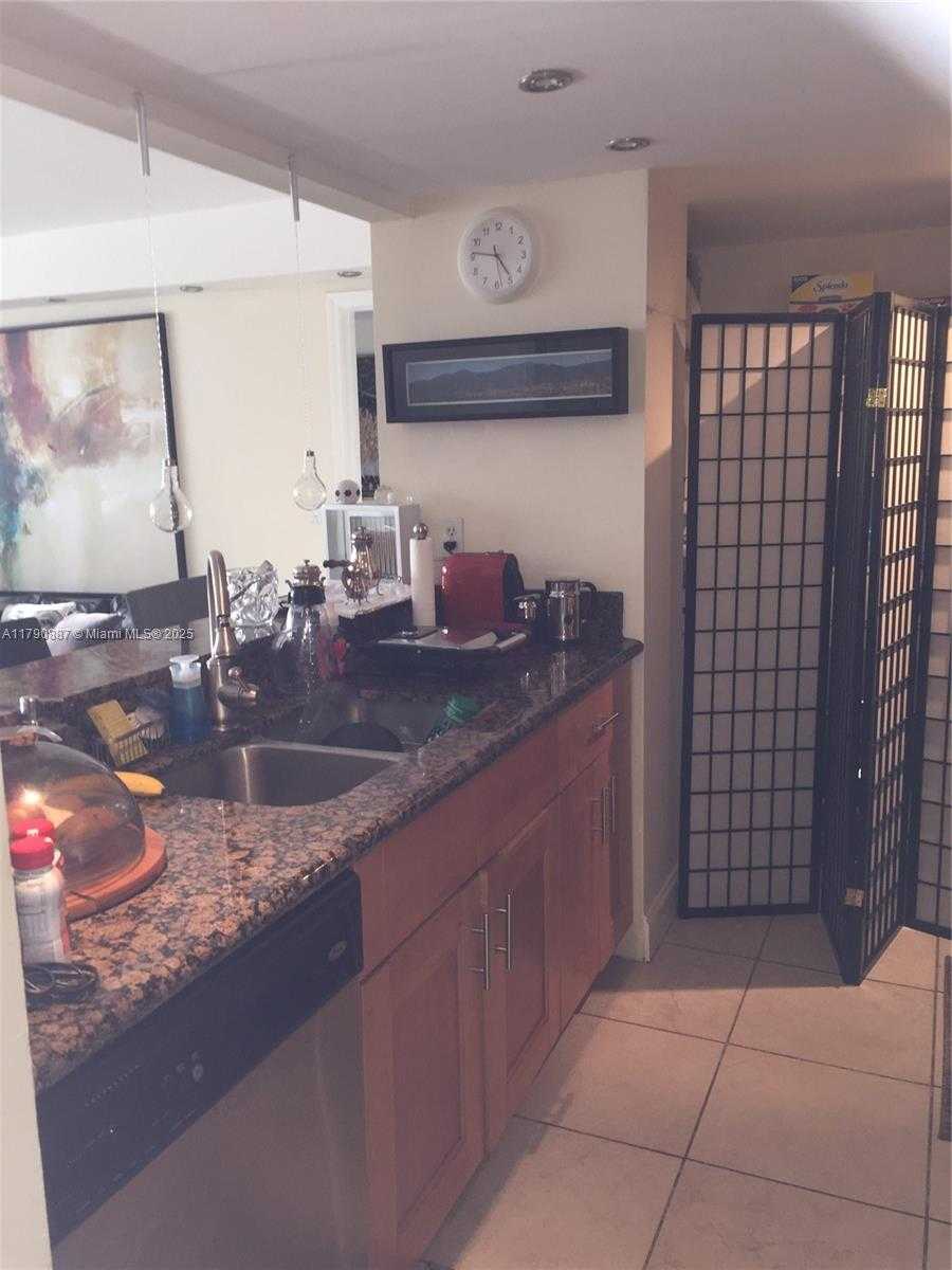 Small Image of 540 BRICKELL KEY DR #1511, Miami Number 23