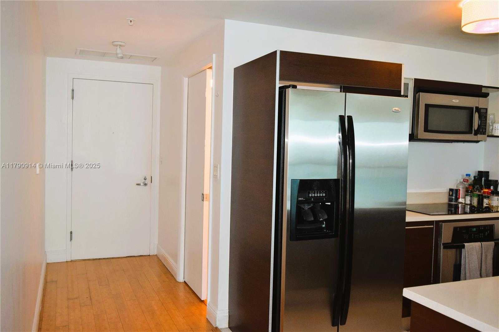 Small Image of 1900 NORTH BAYSHORE DR #1909, Miami Number 3