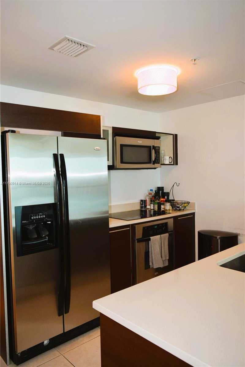 Small Image of 1900 NORTH BAYSHORE DR #1909, Miami Number 4