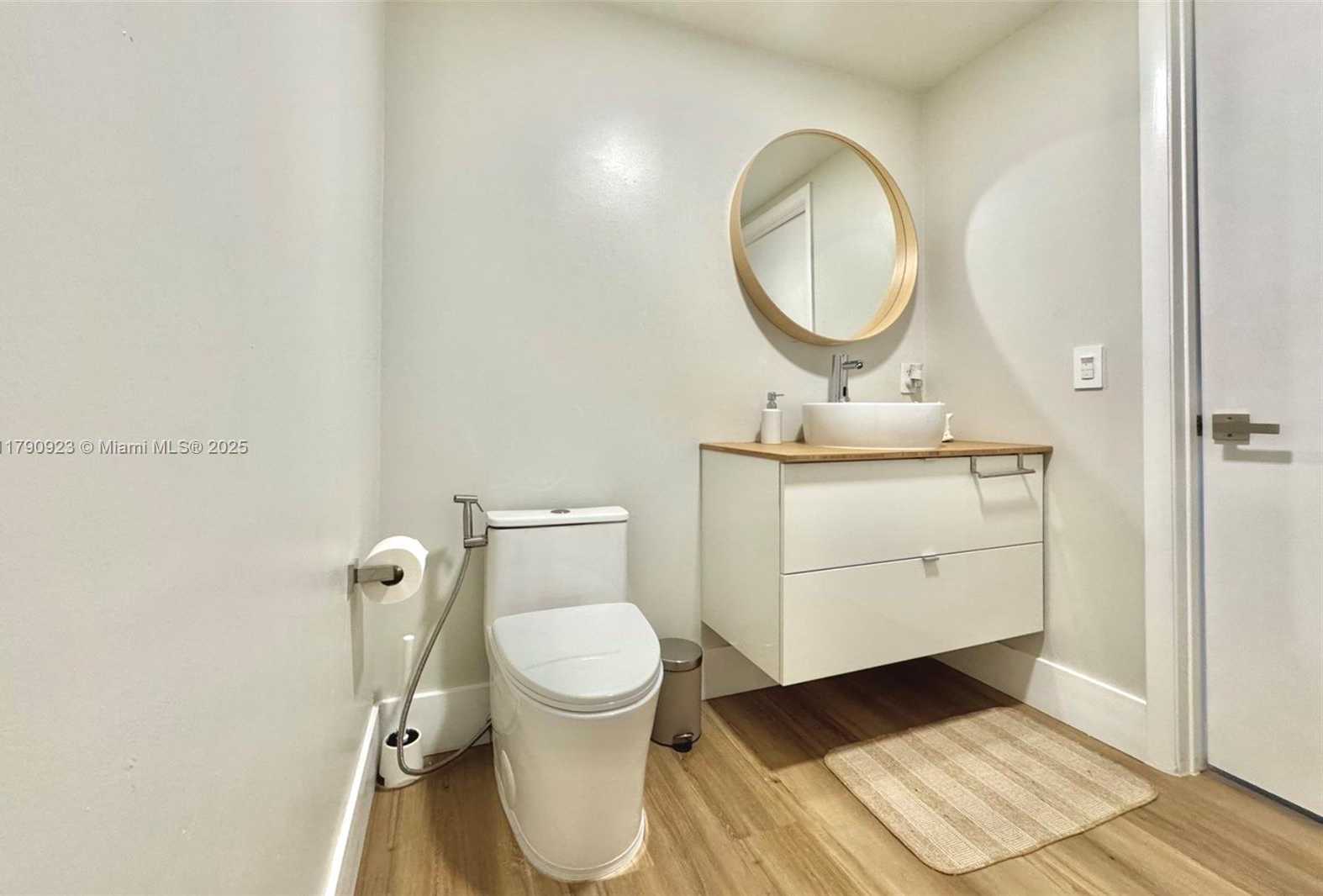 Small Image of 690 SOUTH WEST 1ST CT #1006, Miami Number 11