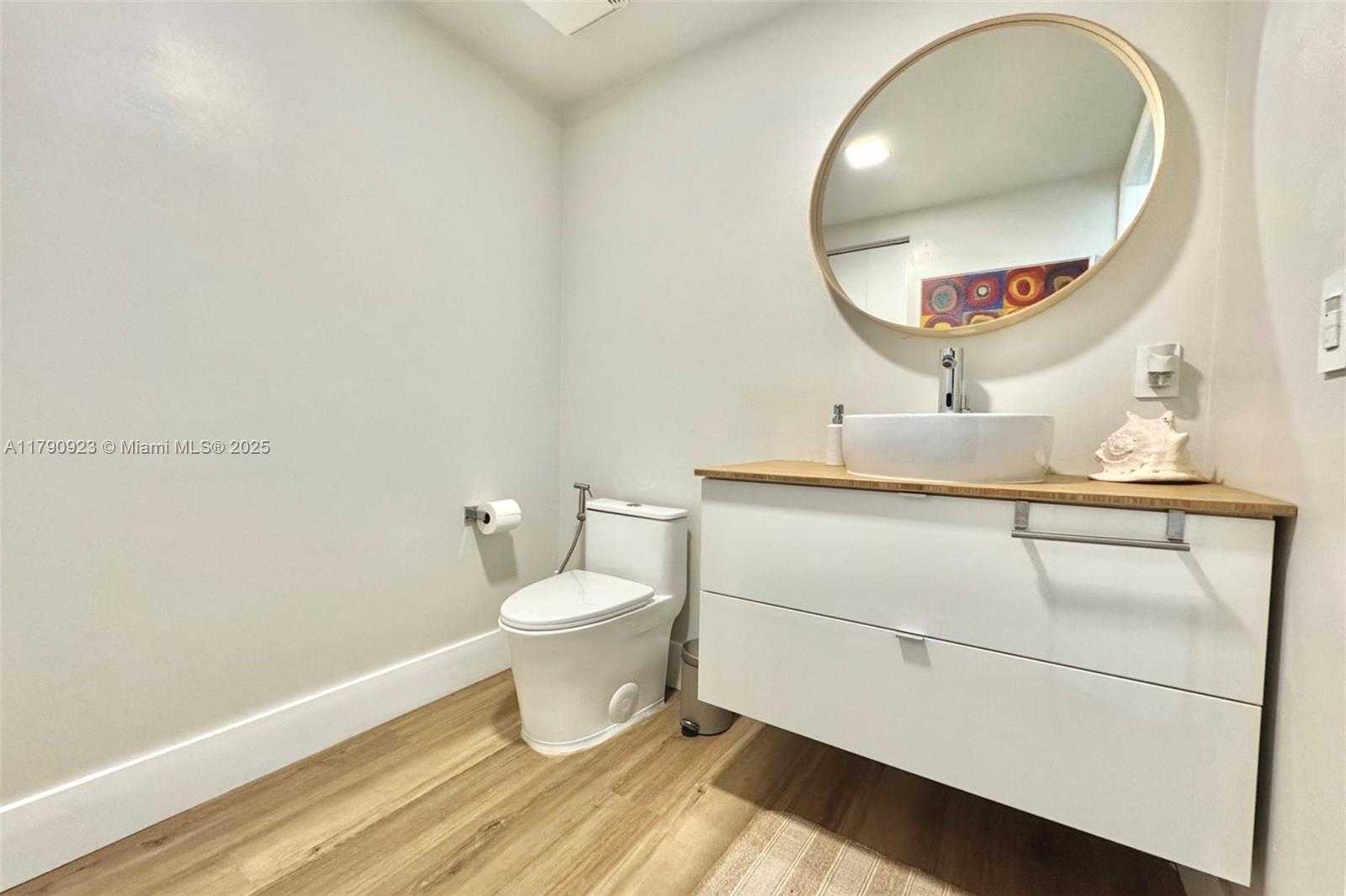 Small Image of 690 SOUTH WEST 1ST CT #1006, Miami Number 12