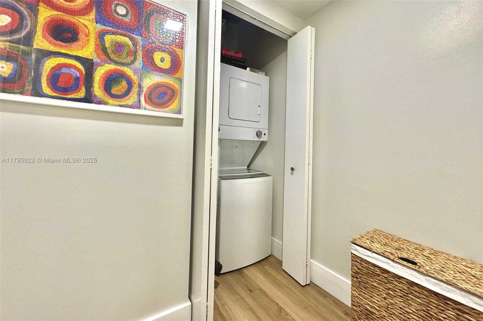 Small Image of 690 SOUTH WEST 1ST CT #1006, Miami Number 13