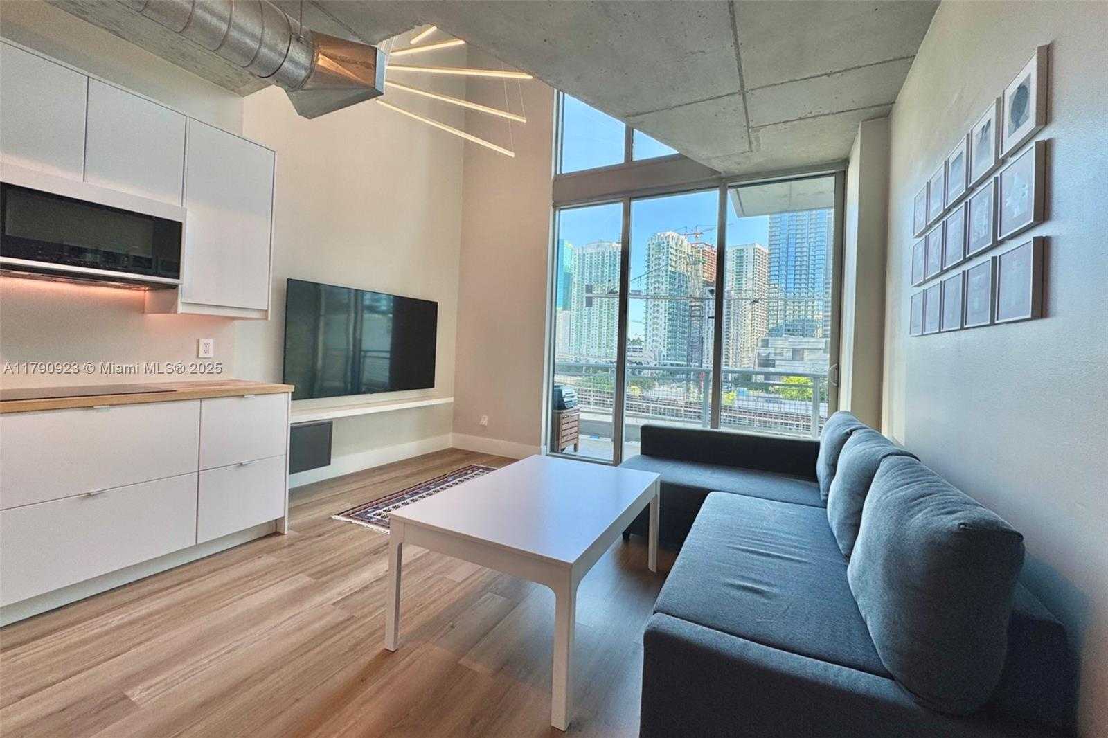 Small Image of 690 SOUTH WEST 1ST CT #1006, Miami Number 2