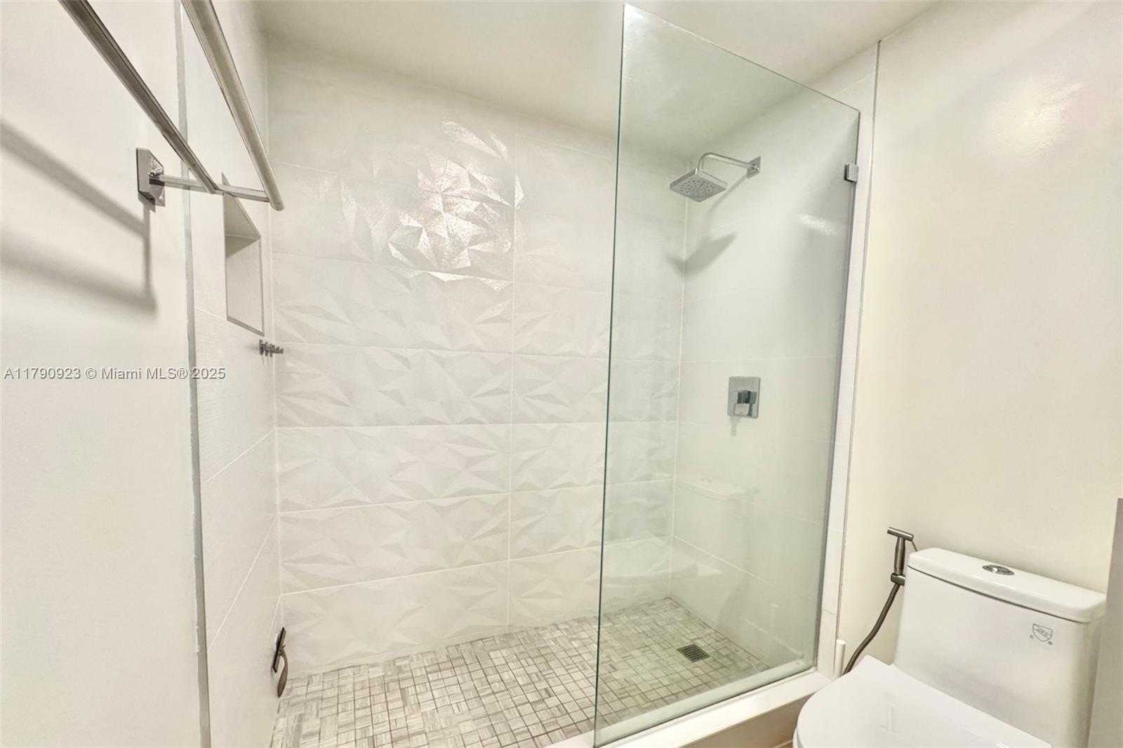 Small Image of 690 SOUTH WEST 1ST CT #1006, Miami Number 20